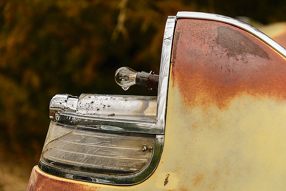 Tailfin Rain Drop